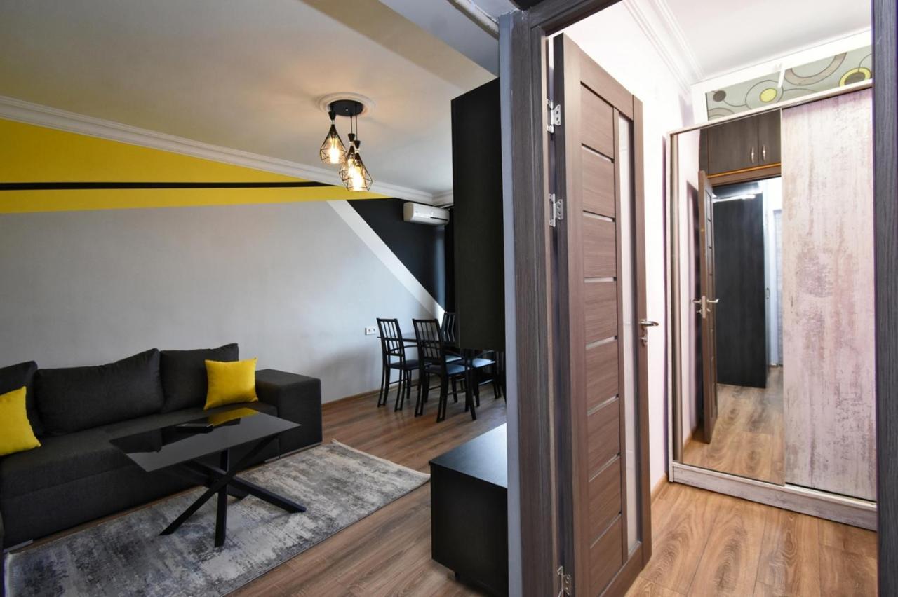 Positive Apartment In Center Of Yerevan City Zewnętrze zdjęcie